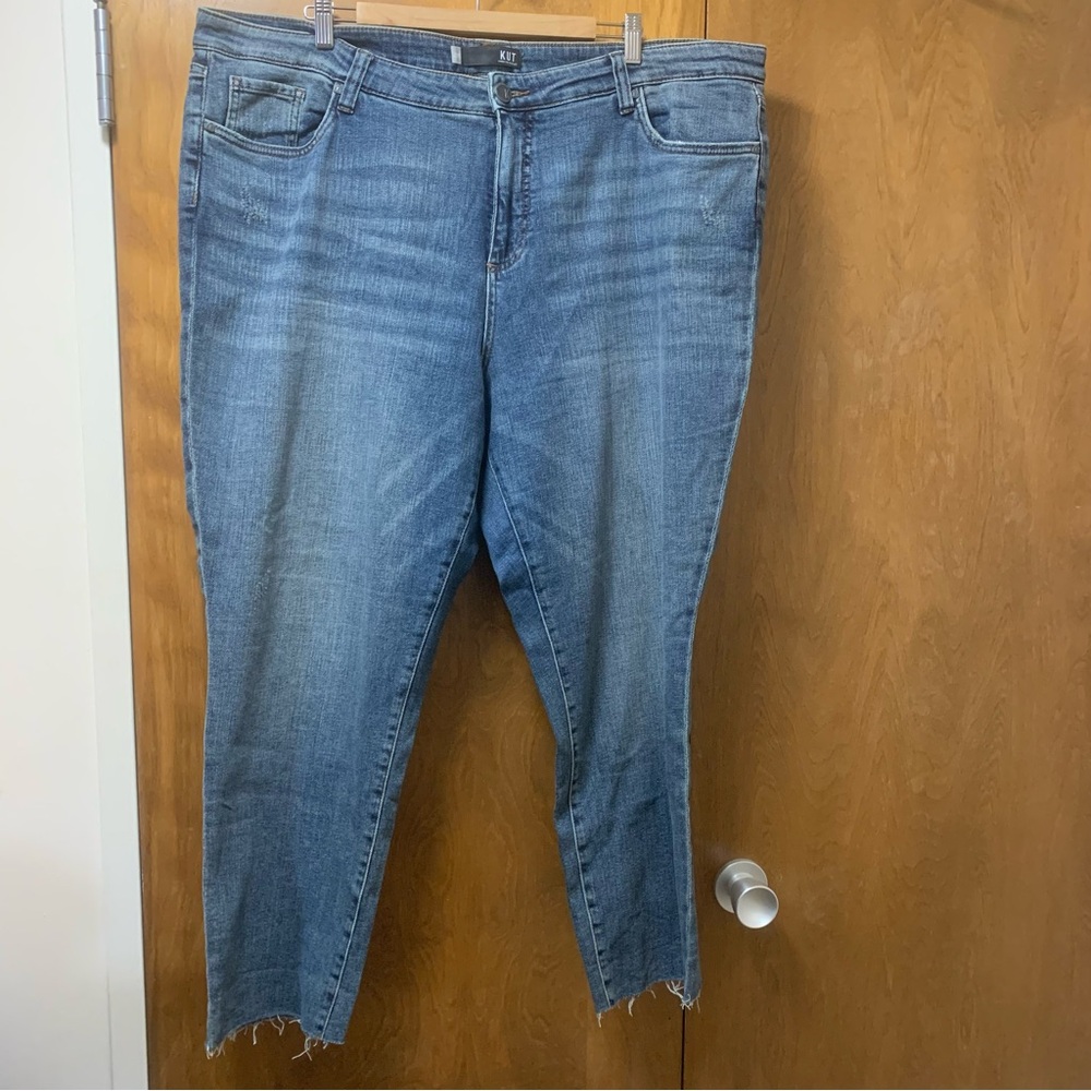 Kut from the Kloth Catherine boyfriend Jeans 22W